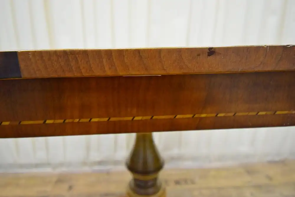 Tisch 8-eckig italienisch um 1850 Nussbaum Intarsien  3