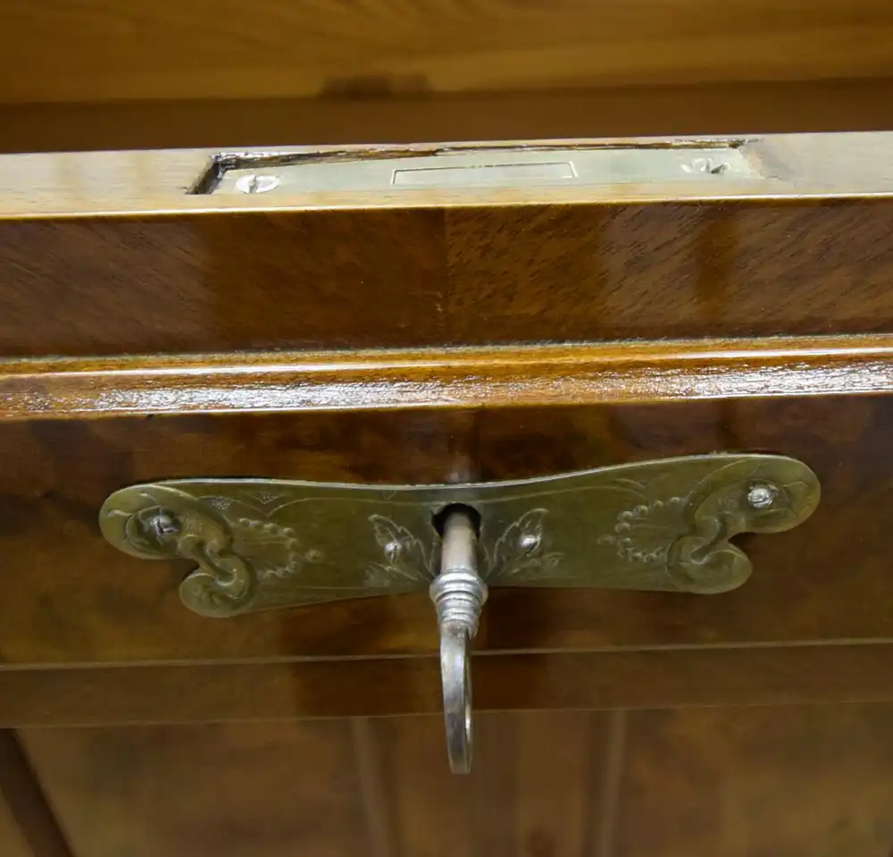 Vertiko Jugendstil Nussbaum um 1890  3