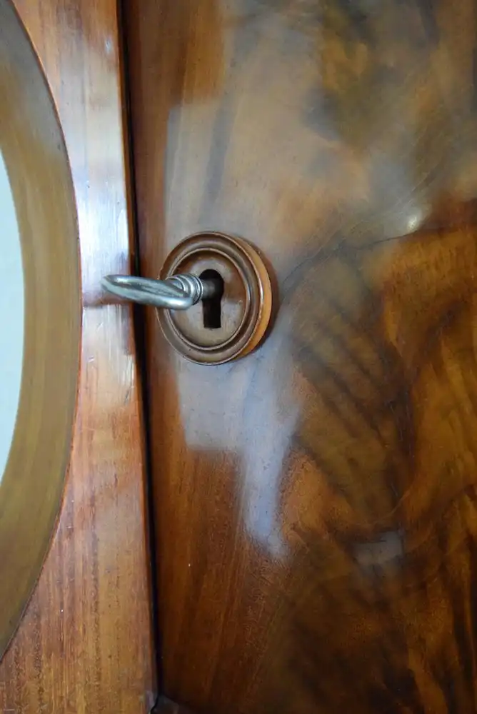 Sekretär Biedermeier mit Hut , Mahagoni um 1830  1