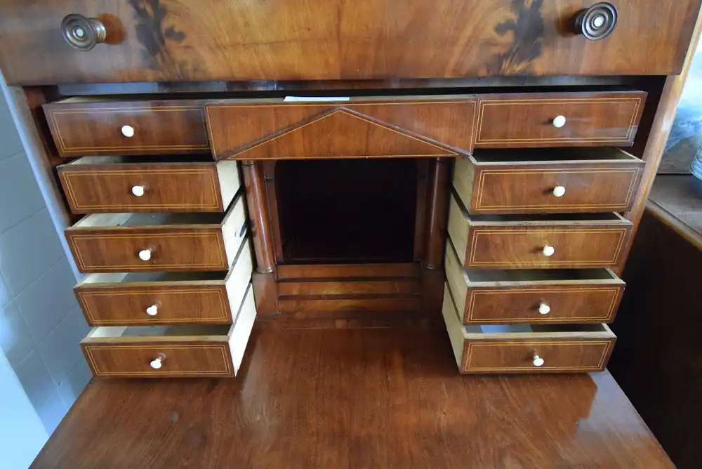 Sekretär Biedermeier mit Hut , Mahagoni um 1830  4