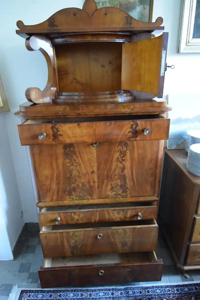 Sekretär Biedermeier mit Hut , Mahagoni um 1830  6
