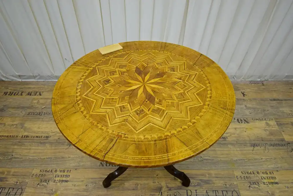 Tisch Nussbaum italienisch mit Intarsien um 1840  2