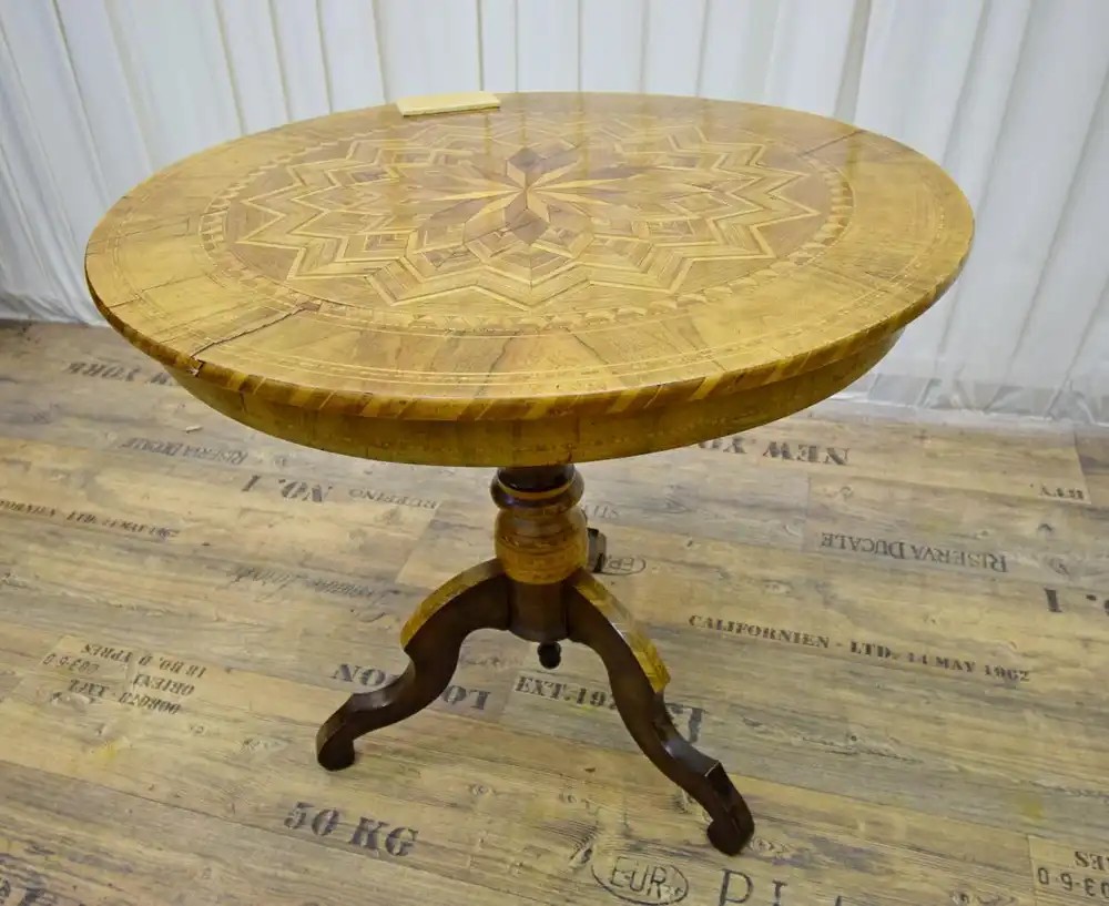 Tisch Nussbaum italienisch mit Intarsien um 1840  4