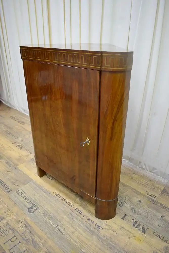 Eckschrank Biedermeier um 1850 Mahagoni mit Messing Intarsien  5