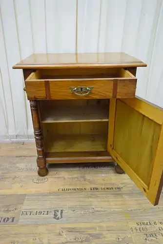 Halbschrank Nussbaum Jugendstil um 1890