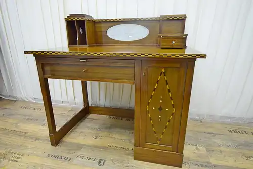 Damenschreibtisch Art Deco um 1920 Mahagoni mit Intarsien und Perlmutt Einlage 