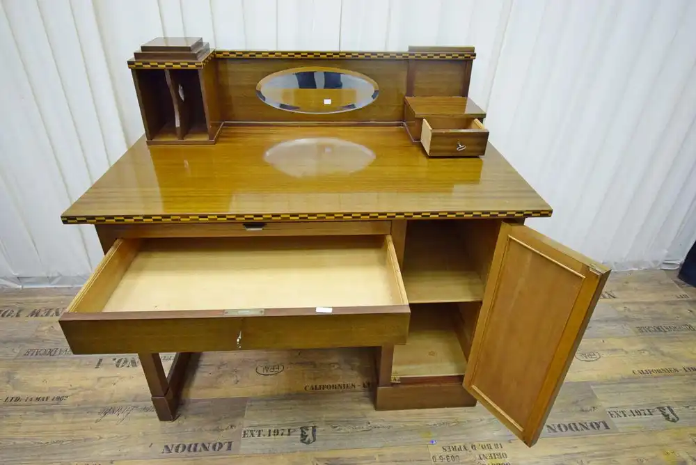 Damenschreibtisch Art Deco um 1920 Mahagoni mit Intarsien und Perlmutt Einlage  1