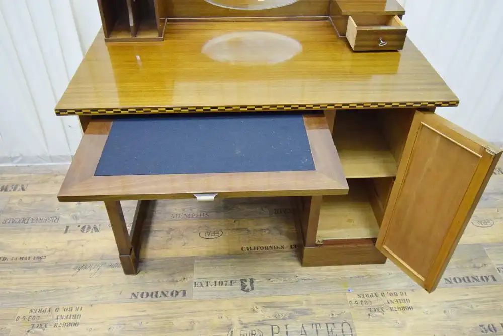 Damenschreibtisch Art Deco um 1920 Mahagoni mit Intarsien und Perlmutt Einlage  2