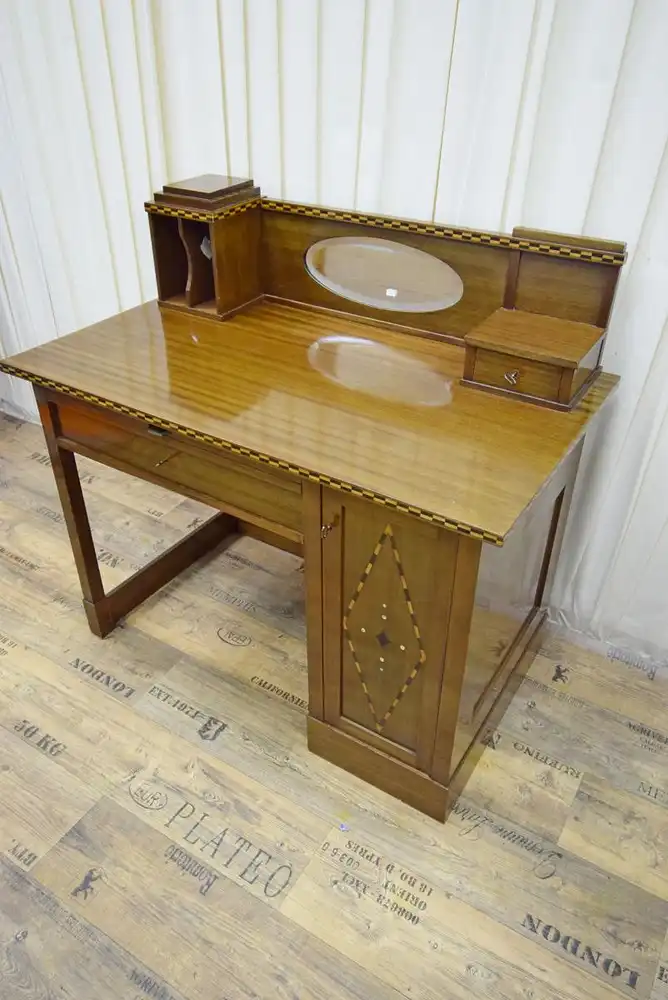 Damenschreibtisch Art Deco um 1920 Mahagoni mit Intarsien und Perlmutt Einlage  3