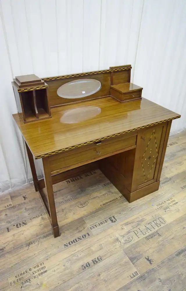 Damenschreibtisch Art Deco um 1920 Mahagoni mit Intarsien und Perlmutt Einlage  4