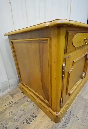 Halbschrank Nussbaum Replic um 1960 
