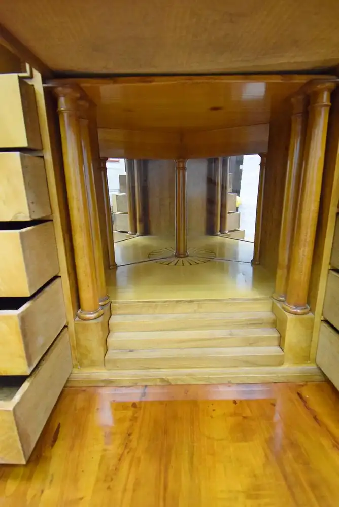 Sekretär Biedermeier um 1830 Nussbaum Schellack  5