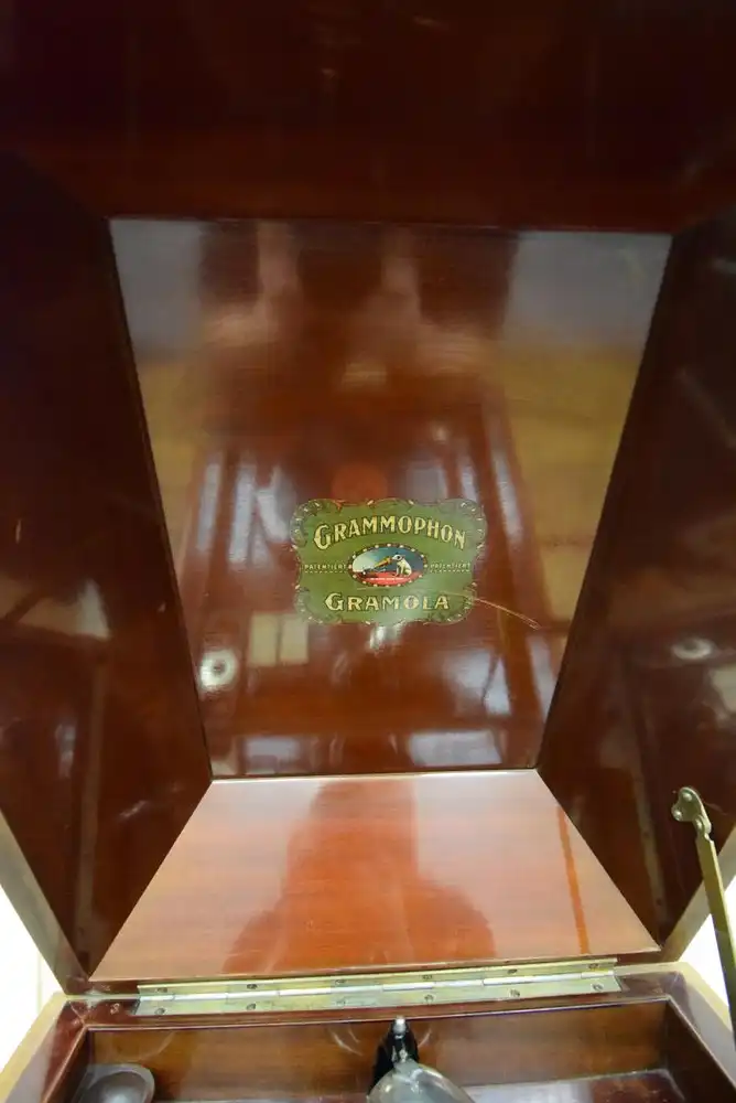 Grammophonschrank Gramola um 1920 Mahagoni voll funktionsfähig  7