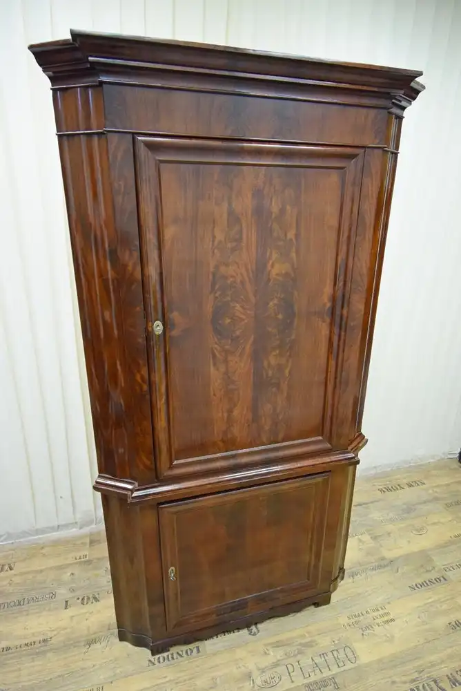 Eckschrank Biedermeier um 1850 Mahagoni Schellack 0