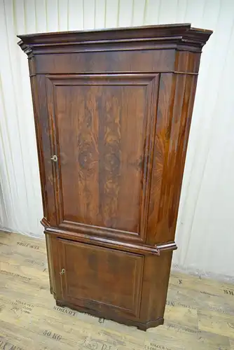 Eckschrank Biedermeier um 1850 Mahagoni Schellack