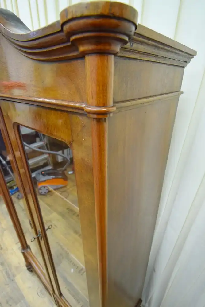Vitrinenschrank Louis Philippe um 1850 Mahagoni Schellack  4