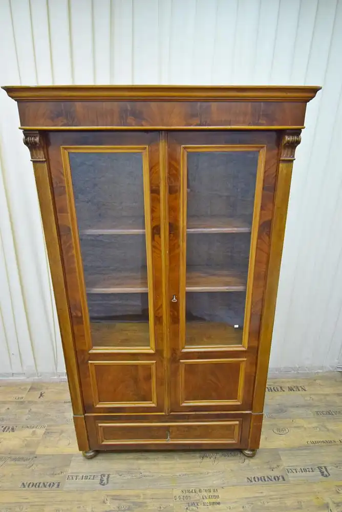 Vitrinenschrank Historismus um 1870 Mahagoni Schellack  0