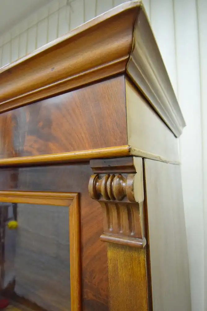 Vitrinenschrank Historismus um 1870 Mahagoni Schellack  3