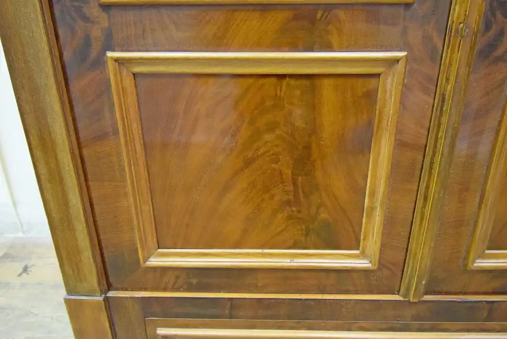 Vitrinenschrank Historismus um 1870 Mahagoni Schellack  5