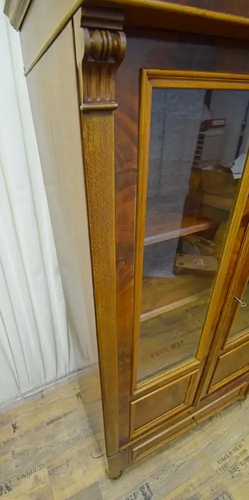Vitrinenschrank Historismus um 1870 Mahagoni Schellack  8