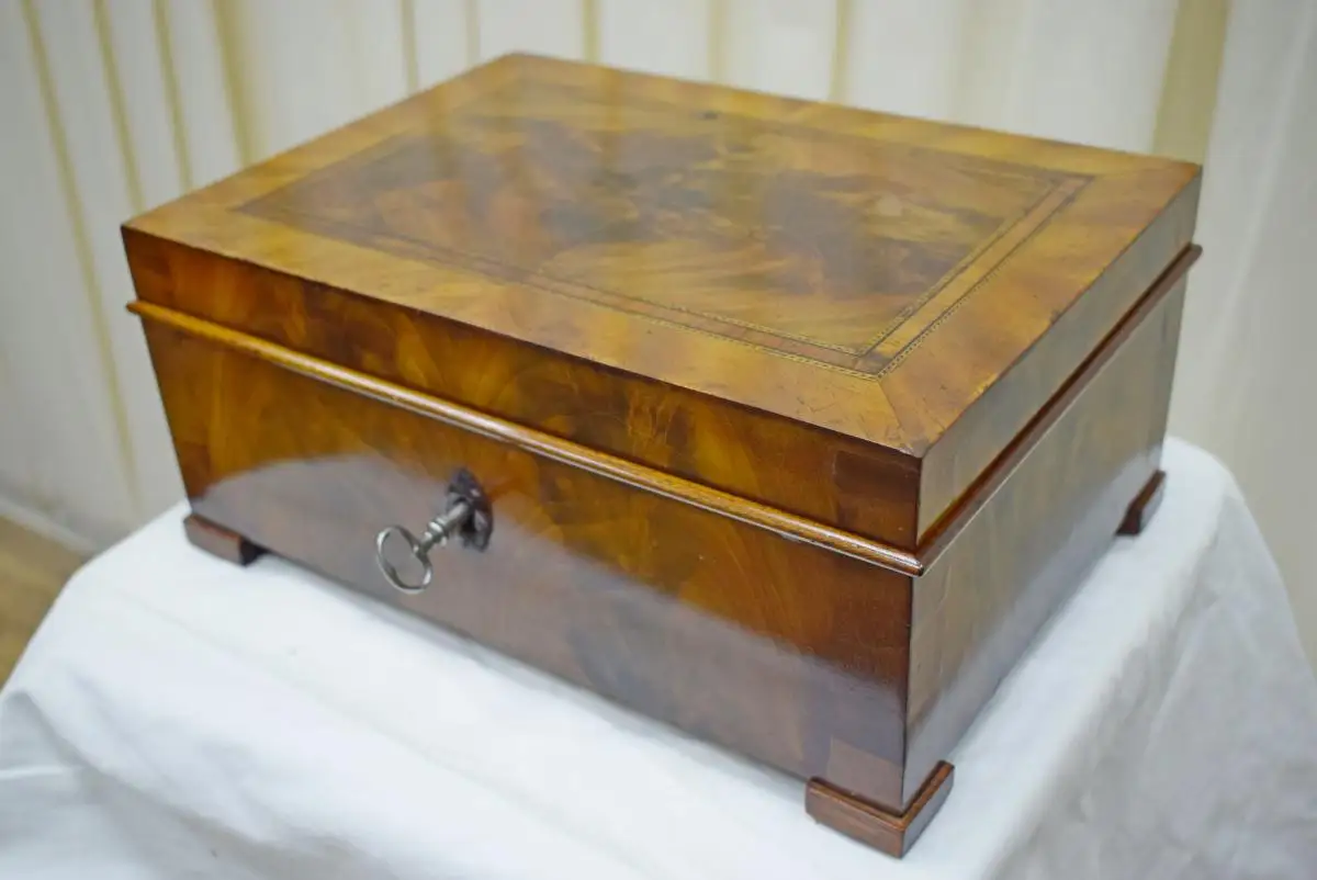 Nähkästchen Biedermeier um 1820 Mahagoni Schellack 2