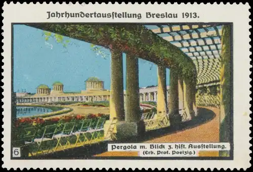 Pergola mit Blick zur historischen Ausstellung