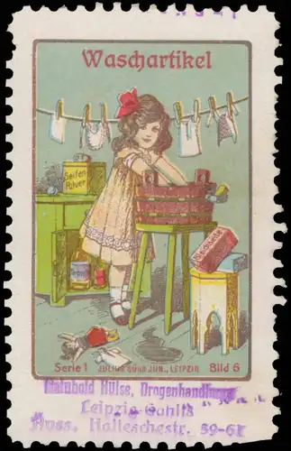 Puppenmuttie bei der WÃ¤sche mit Waschartikel