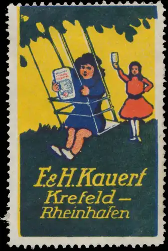 Kind auf Schaukel mit Hercules Kaffee