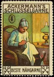 Oma bei der Handarbeit mit Ackermanns Schlüsselgarne