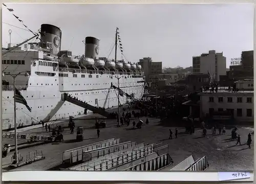 Petzold, W: 24.3.1963. Piräus, "Queen Fredericia". 