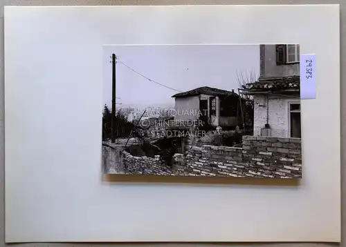 Petzold, W: Athen, am Fuße der Akropolis (N-Seite) in der Nähe der `Metamorphosis`. 