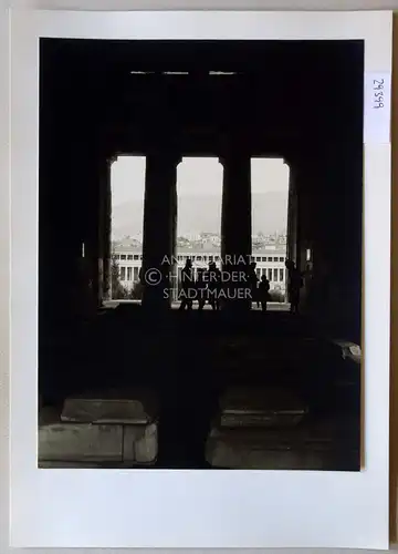 Petzold, W: Athen. Theseion. Blick aus der Cella auf die Stoa des Attalos. 