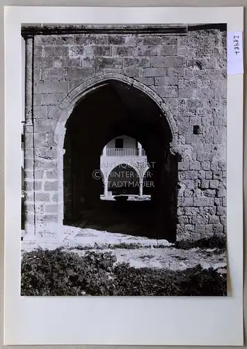 Petzold, W: Lambousa (Lapithos, Zypern). Kloster Acheiropoietos, Vorhalle der Kirche. 