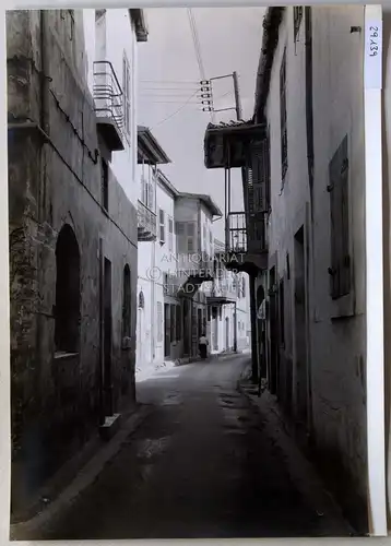 Petzold, W: Larnaca [Zypern]. Straße im türkischen Viertel mit alten Häusern. 