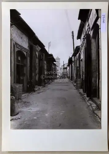 Petzold, W: Larnaca [Zypern]. Straße im türkischen Viertel. Handwerker. Hinten St. Lazarus. 