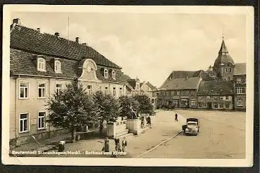 Reuterstadt Stavanhagen. Meckl. Rathaus und Kirche.