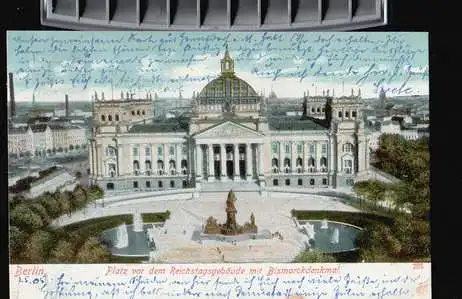 Berlin. Platz vor dem ReichstagsGebäude mit Bismarckdenkmal.