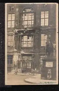 Berlin. (Zerstörung) Schloss Vorderfront.