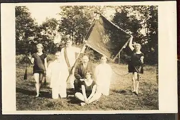 Pinneberg. Sportler mit Flagge von Pinneberg. Orig. Foto.