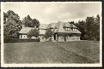 Sandkrug bei Lauenburg. Die Landhausklinik über der Elbe.