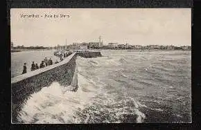 Warnemünde. Mole bei Sturm