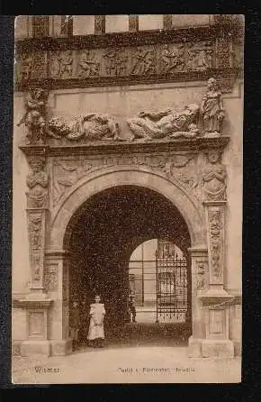 Wismar. Portal w Fürstenhof, Hofseite.