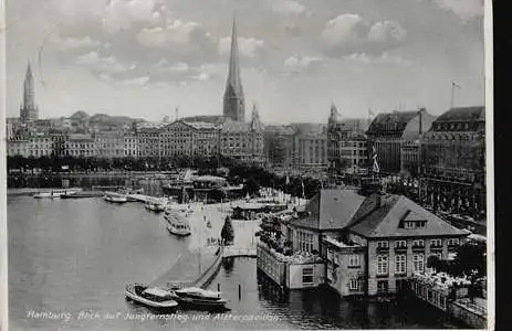 Hamburg. Blick auf Jungfernstieg und Alsterpavilllon.