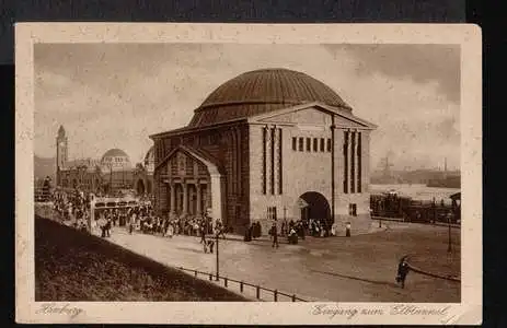 Hamburg. Eingang zum Elbtunnel