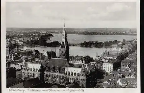 Hamburg. Rathaus mit Innen und Außenalster