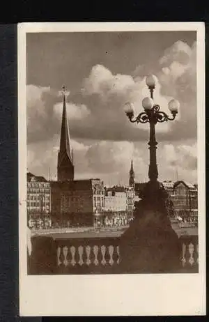 Hamburg. Lombardsbrücke mit Blick auf den Alsterdamm