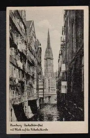 Hamburg. Steckelhörnfleet mit Blick auf die Nikolaikirche