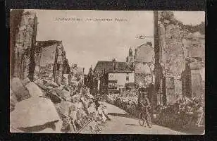 Straßenbild aus dem zerstörten Verdun.