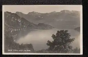 Vitznau gegen die Alpen.