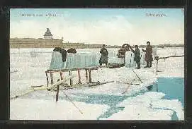 St. Petersburg. Coupe de glace sur la Neva.